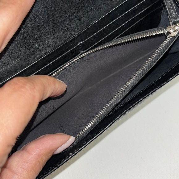 EUC FENDI Chain Wallet with full inclusion - Picture 8 of 14